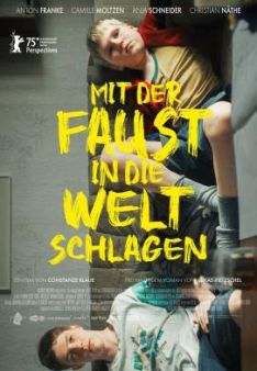 Mit der Faust in die Welt schlagen